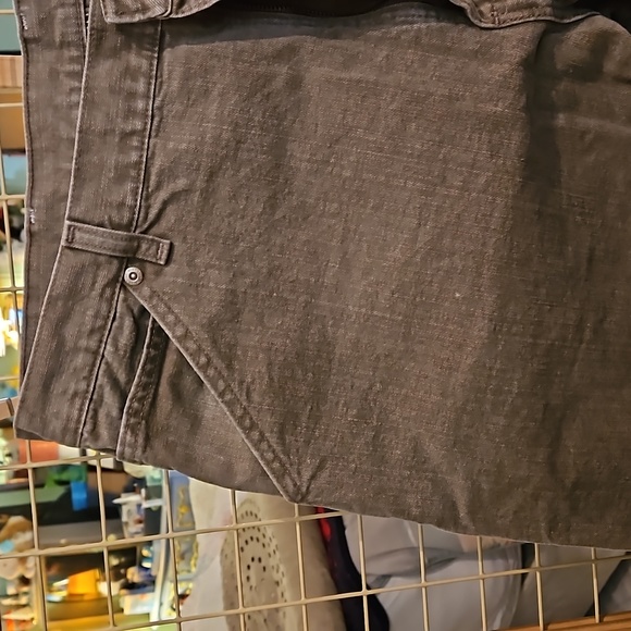 From Wendy's closet men's Wrangler jeans. W36×L30 color is like stone - Picture 2 of 12